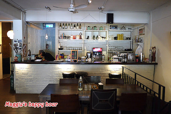 水牛城美式餐廳 BFLO:【水牛城美式餐廳 BFLO】超豪邁的炭烤戰斧豬排。招牌水牛城酸辣雞翅