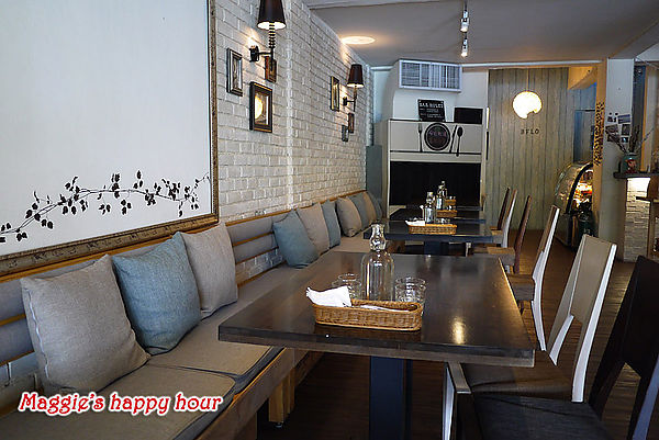 水牛城美式餐廳 BFLO:【水牛城美式餐廳 BFLO】超豪邁的炭烤戰斧豬排。招牌水牛城酸辣雞翅