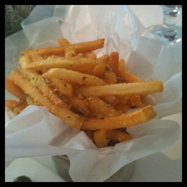 GALERIE Bistro百藝畫廊:午茶時光*中山站美美的白色建築-GALERIE Bistro