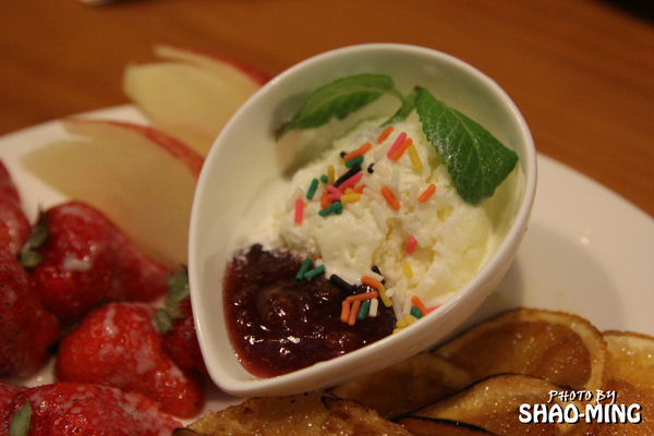 Forkers佛客漢堡(中山店)：(中山)午食刻，對味好料『FORKERS佛客漢堡(中山店)』巷弄異國美食