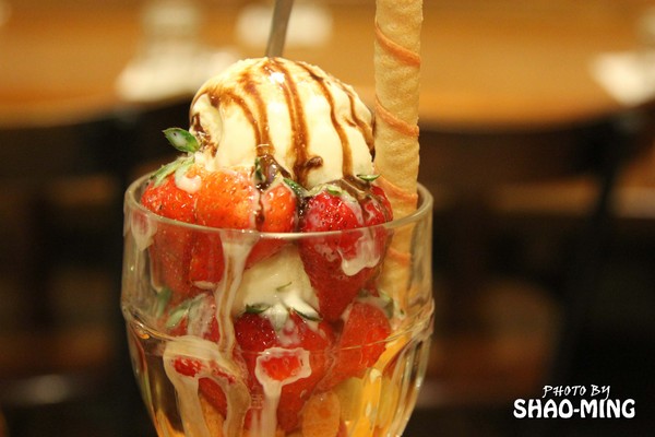 Forkers佛客漢堡(中山店)：(中山)午食刻，對味好料『FORKERS佛客漢堡(中山店)』巷弄異國美食