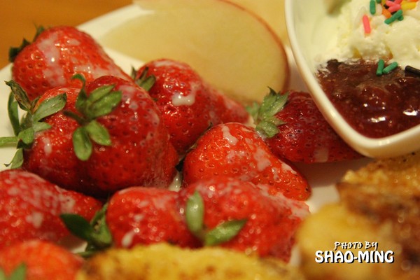 Forkers佛客漢堡(中山店)：(中山)午食刻，對味好料『FORKERS佛客漢堡(中山店)』巷弄異國美食