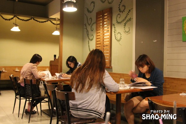 Forkers佛客漢堡(中山店)：(中山)午食刻，對味好料『FORKERS佛客漢堡(中山店)』巷弄異國美食