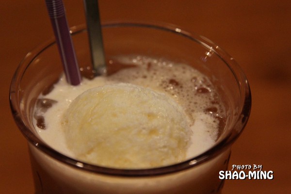 Forkers佛客漢堡(中山店)：(中山)午食刻，對味好料『FORKERS佛客漢堡(中山店)』巷弄異國美食