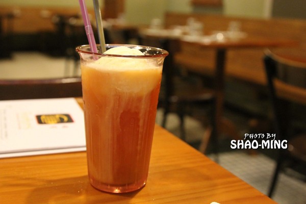 Forkers佛客漢堡(中山店)：(中山)午食刻，對味好料『FORKERS佛客漢堡(中山店)』巷弄異國美食