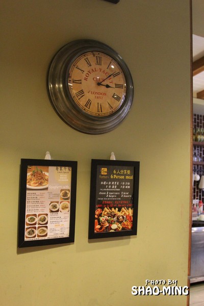 Forkers佛客漢堡(中山店)：(中山)午食刻，對味好料『FORKERS佛客漢堡(中山店)』巷弄異國美食