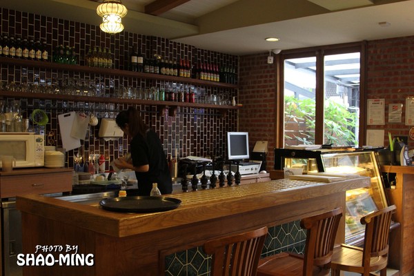 Forkers佛客漢堡(中山店)：(中山)午食刻，對味好料『FORKERS佛客漢堡(中山店)』巷弄異國美食