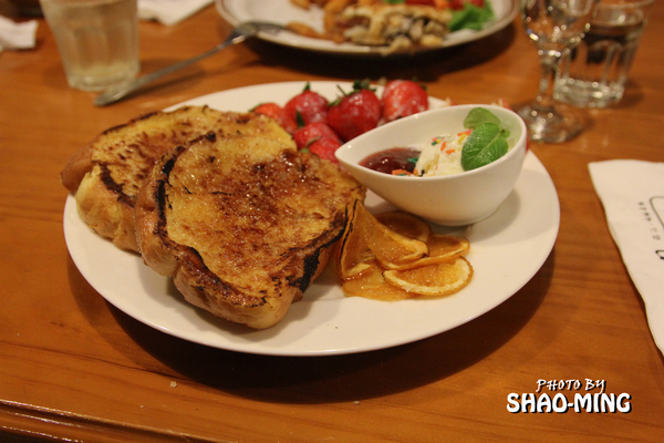 Forkers佛客漢堡(中山店)：(中山)午食刻，對味好料『FORKERS佛客漢堡(中山店)』巷弄異國美食