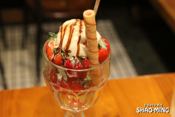 Forkers佛客漢堡(中山店)：(中山)午食刻，對味好料『FORKERS佛客漢堡(中山店)』巷弄異國美食