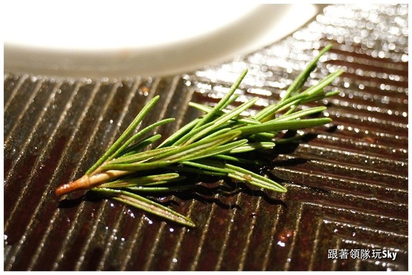 地中海牛排館(歐華酒店):超好吃神戶肋眼牛排【 歐華酒店 地中海牛排館】跟著領隊玩