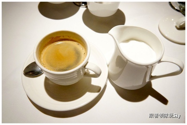 地中海牛排館(歐華酒店):超好吃神戶肋眼牛排【 歐華酒店 地中海牛排館】跟著領隊玩