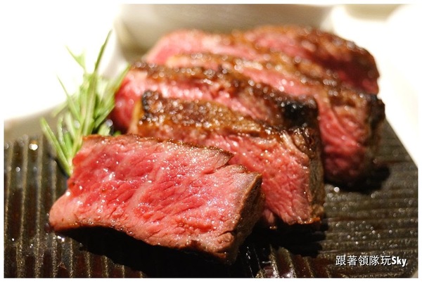 地中海牛排館(歐華酒店):超好吃神戶肋眼牛排【 歐華酒店 地中海牛排館】跟著領隊玩