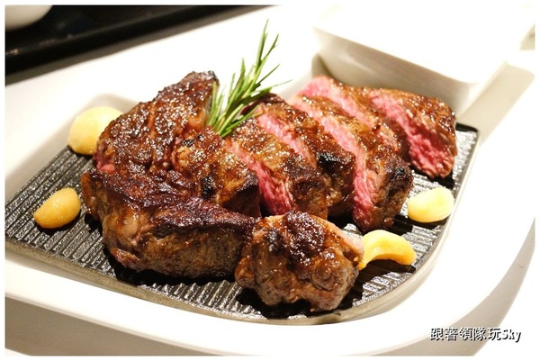 地中海牛排館(歐華酒店):超好吃神戶肋眼牛排【 歐華酒店 地中海牛排館】跟著領隊玩
