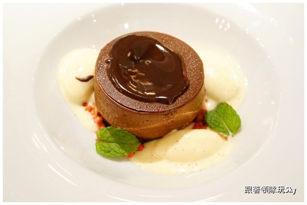 地中海牛排館(歐華酒店):超好吃神戶肋眼牛排【 歐華酒店 地中海牛排館】跟著領隊玩