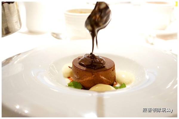 地中海牛排館(歐華酒店):超好吃神戶肋眼牛排【 歐華酒店 地中海牛排館】跟著領隊玩