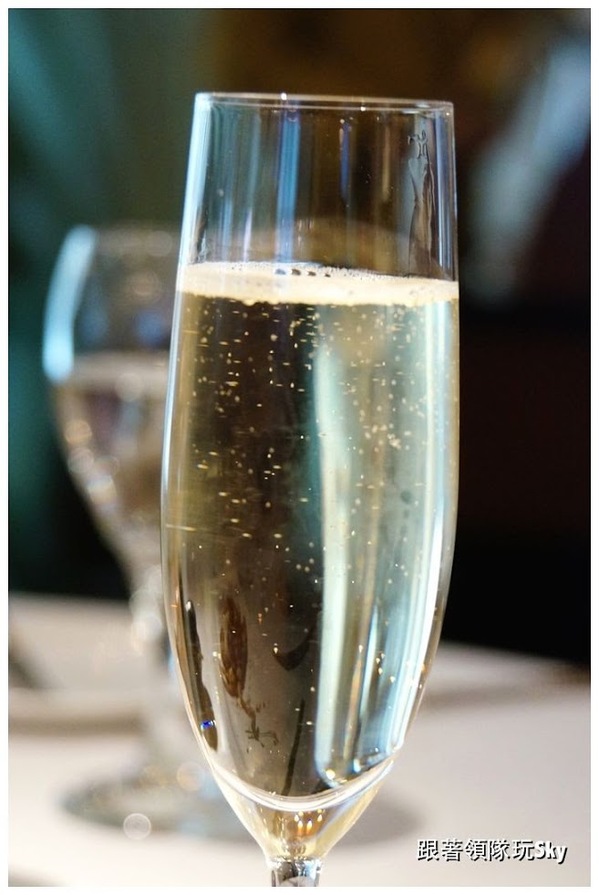 地中海牛排館(歐華酒店):超好吃神戶肋眼牛排【 歐華酒店 地中海牛排館】跟著領隊玩