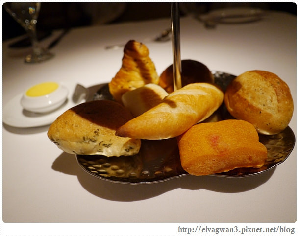 台北-中山區-捷運中山國小站-捷運圓山站-圓山-歐華酒店-歐麗蛋糕坊-歐華牛排-神戶牛排-肋眼牛排-濕式熟成-地中海牛肋排館-台北牛排推薦-情人節推薦-情人節餐廳-頂級牛排-三分熟牛排-17-832-1