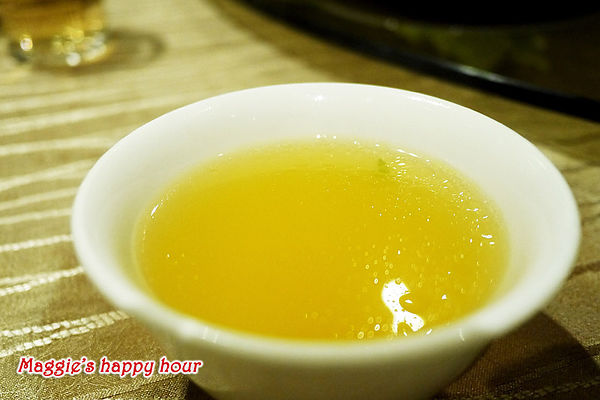 海霸王餐廳(中山店)：【海霸王餐廳中山店】有青才敢大聲。老字號的海鮮之王