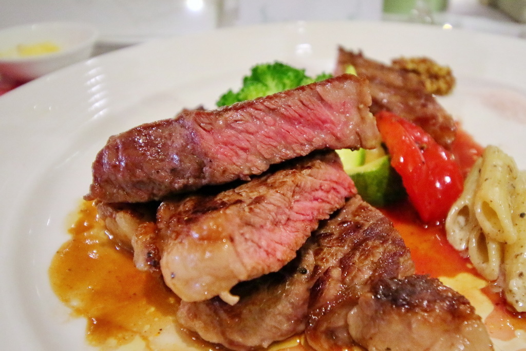 加拿大牛肉,華國大飯店,限量套餐,加拿大牛肉協會,爐烤頂級肋眼,煎烤經典牛小排,