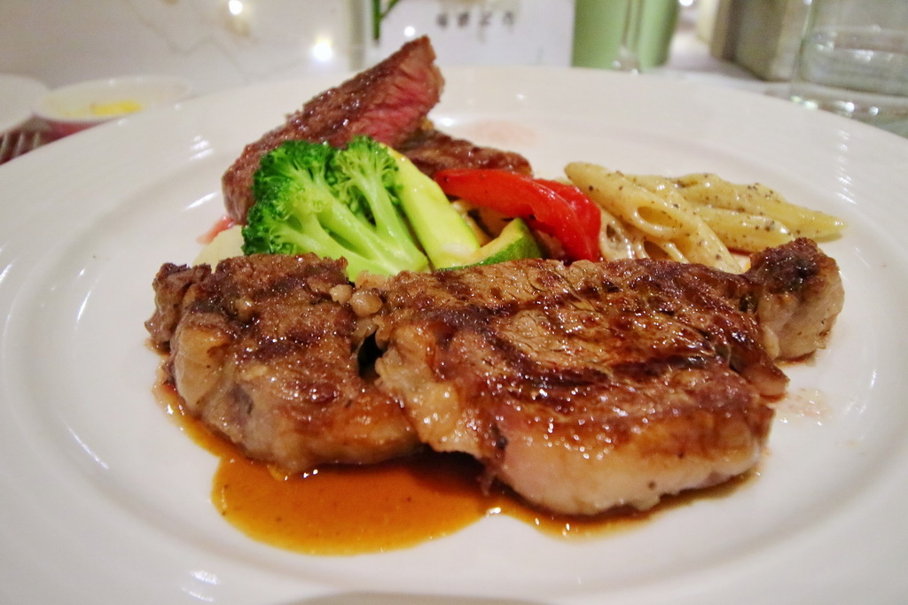 加拿大牛肉,華國大飯店,限量套餐,加拿大牛肉協會,爐烤頂級肋眼,煎烤經典牛小排,