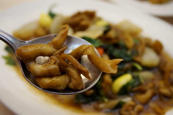 觀世音素食餐廳：[中山國小]觀世音素菜餐廳：這個素菜真厲害！