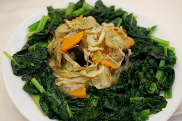 觀世音素食餐廳：[中山國小]觀世音素菜餐廳：這個素菜真厲害！