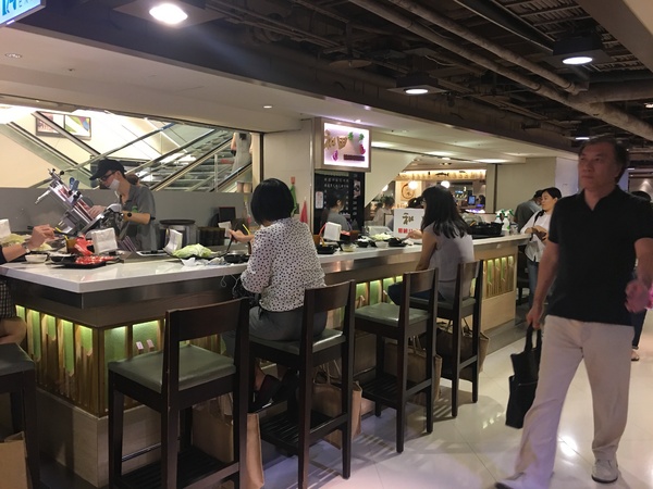 和田精緻涮涮鍋(新光南西二館)：[捷運中山站食記] 小資女的最愛~和田精緻涮涮鍋/新光三越南西店2館B1美食街