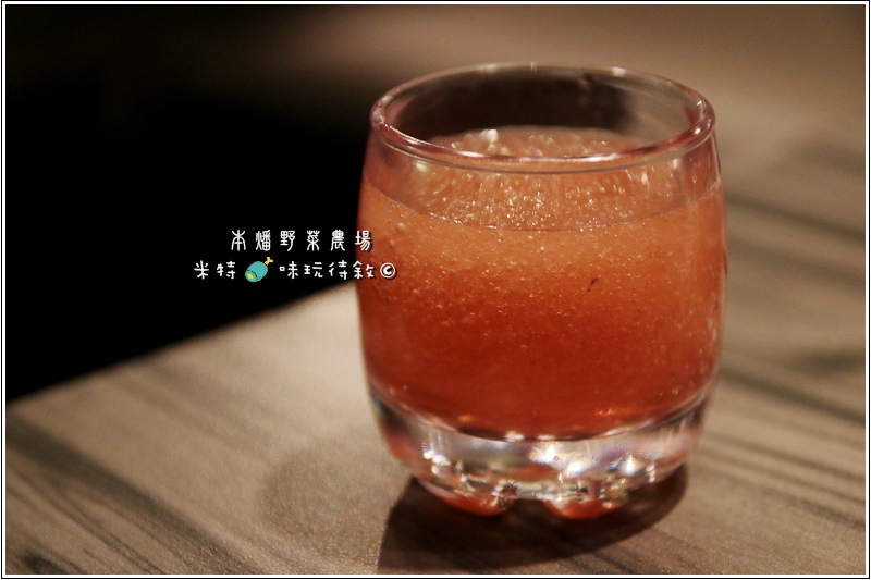 米特，味玩待敘｜部落格 © MEAT76｜2014-01-09-4【台北中山｜吃到飽】本燔野菜農場×壽喜燒涮涮鍋餐廳食記｜食材產地當日直送，優質菜肉吃到飽 →CP值高 (捷運中山站美食×窩客島試吃體驗)038.jpg