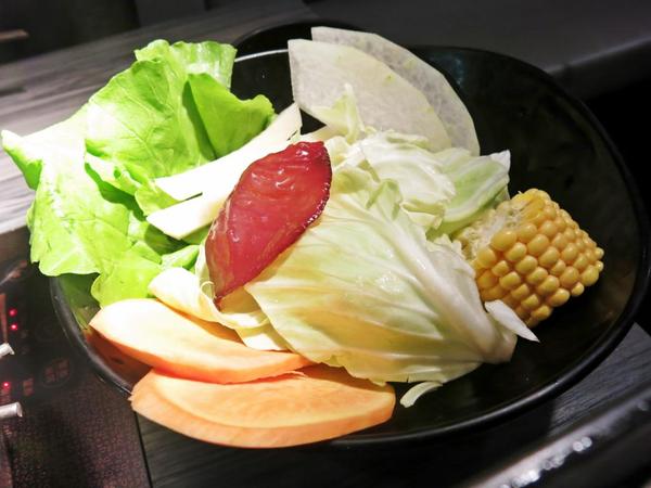 本燔野菜農場(台北南京店)：※窩客島試吃※【捷運中山站】經濟實惠又養生的火鍋吃到飽 — 本燔野菜農場