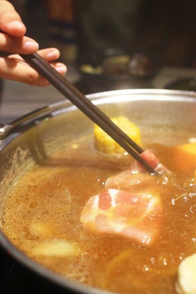 【台北餐廳】本燔野菜農場-近百樣食材359元壽喜燒吃到飽