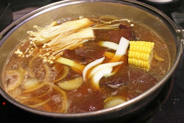 【台北餐廳】本燔野菜農場-近百樣食材359元壽喜燒吃到飽