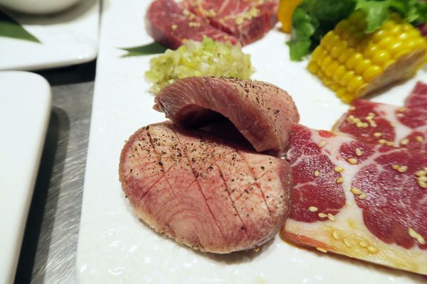 原燒優質原味燒肉(台北南京東店)：[試吃]台北 捷運中山站 原燒~原選海陸雙饗一次吃遍13海陸主食