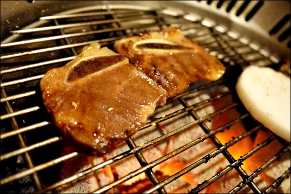 燒肉燒：吉林燒肉燒。捷運行天宮站 私藏日式家庭燒烤，OL下班閒聊紓壓首選