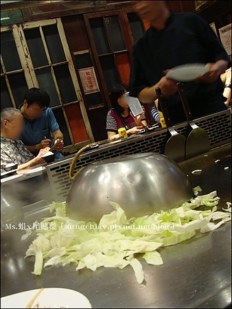 谷林鐵板燒(大直家樂福店)：［台北大直］濃濃復古味．大食代大直旗艦店｜谷林鐵板燒｜