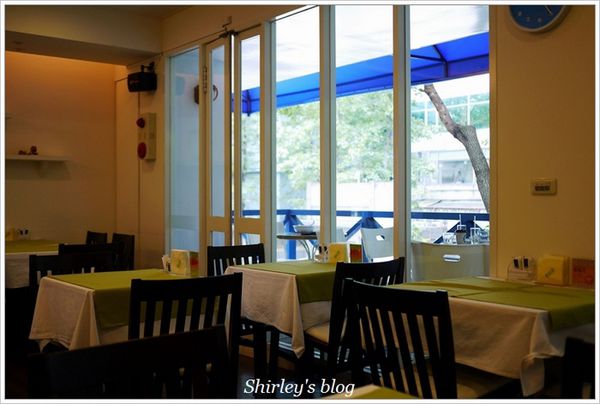 書香花園:捷運松江南京站‧書香花園 BOOK GARDEN