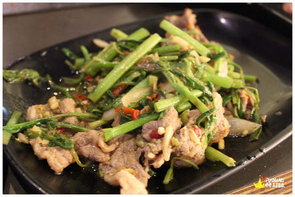 田季石板燒肉:台北松山區|現場DJ秀!服務人員貼心的現炒服務!『田季石板燒肉』中山國中站 中秋節 烤肉 燒肉 啤酒喝到飽 推薦