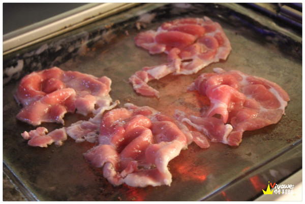 田季石板燒肉:台北松山區|現場DJ秀!服務人員貼心的現炒服務!『田季石板燒肉』中山國中站 中秋節 烤肉 燒肉 啤酒喝到飽 推薦