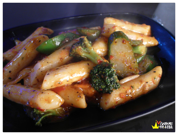 田季石板燒肉:台北松山區|現場DJ秀!服務人員貼心的現炒服務!『田季石板燒肉』中山國中站 中秋節 烤肉 燒肉 啤酒喝到飽 推薦