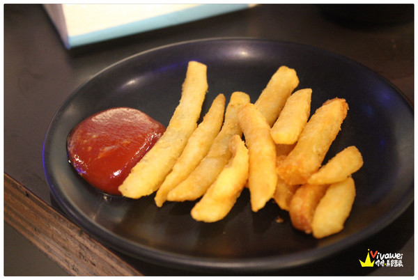 田季石板燒肉:台北松山區|現場DJ秀!服務人員貼心的現炒服務!『田季石板燒肉』中山國中站 中秋節 烤肉 燒肉 啤酒喝到飽 推薦