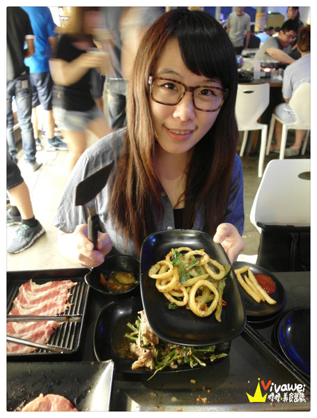 田季石板燒肉:台北松山區|現場DJ秀!服務人員貼心的現炒服務!『田季石板燒肉』中山國中站 中秋節 烤肉 燒肉 啤酒喝到飽 推薦