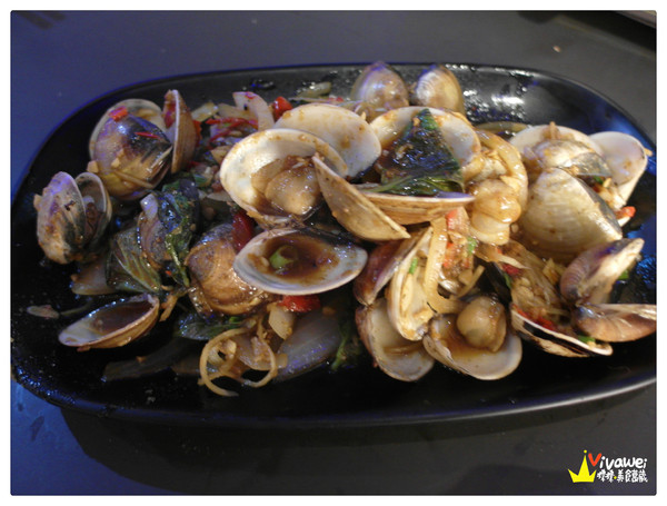 田季石板燒肉:台北松山區|現場DJ秀!服務人員貼心的現炒服務!『田季石板燒肉』中山國中站 中秋節 烤肉 燒肉 啤酒喝到飽 推薦