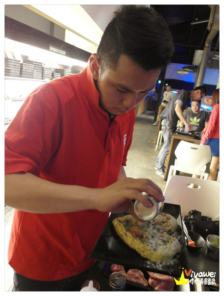 田季石板燒肉:台北松山區|現場DJ秀!服務人員貼心的現炒服務!『田季石板燒肉』中山國中站 中秋節 烤肉 燒肉 啤酒喝到飽 推薦