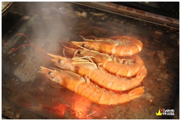 田季石板燒肉:台北松山區|現場DJ秀!服務人員貼心的現炒服務!『田季石板燒肉』中山國中站 中秋節 烤肉 燒肉 啤酒喝到飽 推薦