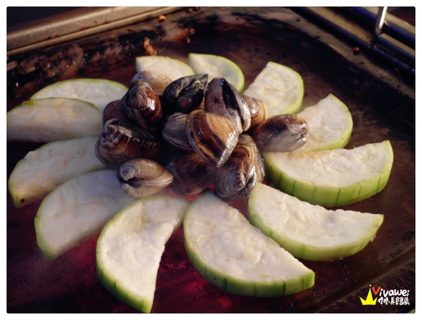 田季石板燒肉:台北松山區|現場DJ秀!服務人員貼心的現炒服務!『田季石板燒肉』中山國中站 中秋節 烤肉 燒肉 啤酒喝到飽 推薦