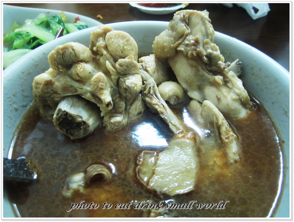 金佳美食(阿圖麻油雞)：喝了會醉的麻油雞