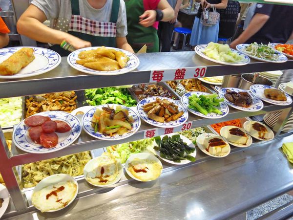 【台北美食】梁記嘉義雞肉飯-可怕的排隊人氣店家