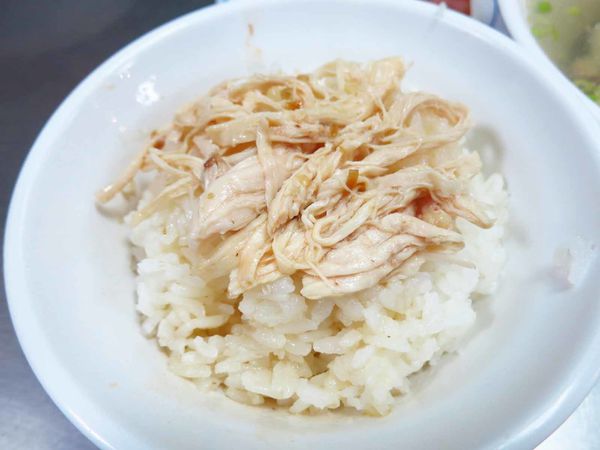 【台北美食】梁記嘉義雞肉飯-可怕的排隊人氣店家