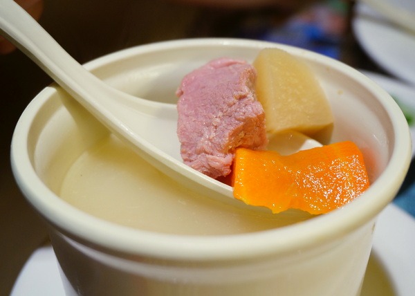 英記茶餐廳(西門館)：【台北．西門町】英記茶餐廳－「從此愛上的平價茶餐廳來囉」