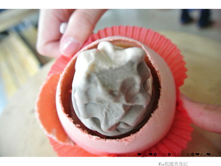 鳳凰冰鋪：【食記】oO。。台南　中西區　鳳凰印象  鳳凰冰鋪   古早味碰餅，變身馬卡龍搭配冰淇淋的好滋味～oO。o○。　