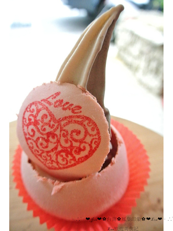 鳳凰冰鋪：【食記】oO。。台南　中西區　鳳凰印象  鳳凰冰鋪   古早味碰餅，變身馬卡龍搭配冰淇淋的好滋味～oO。o○。　